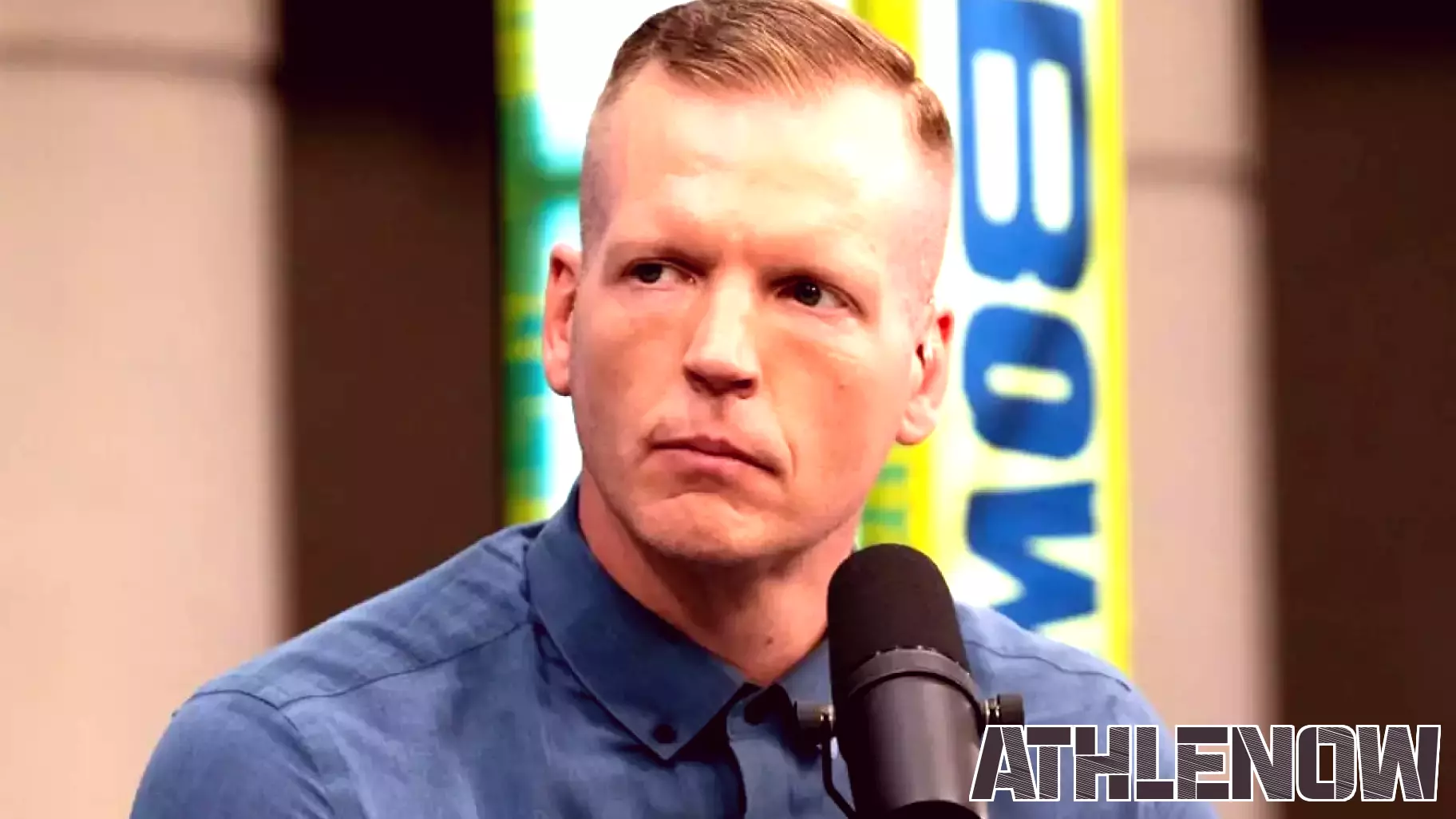 Why Chris Simms’ Unbuttoned Approach Has Made Him a Sports Media Mainstay